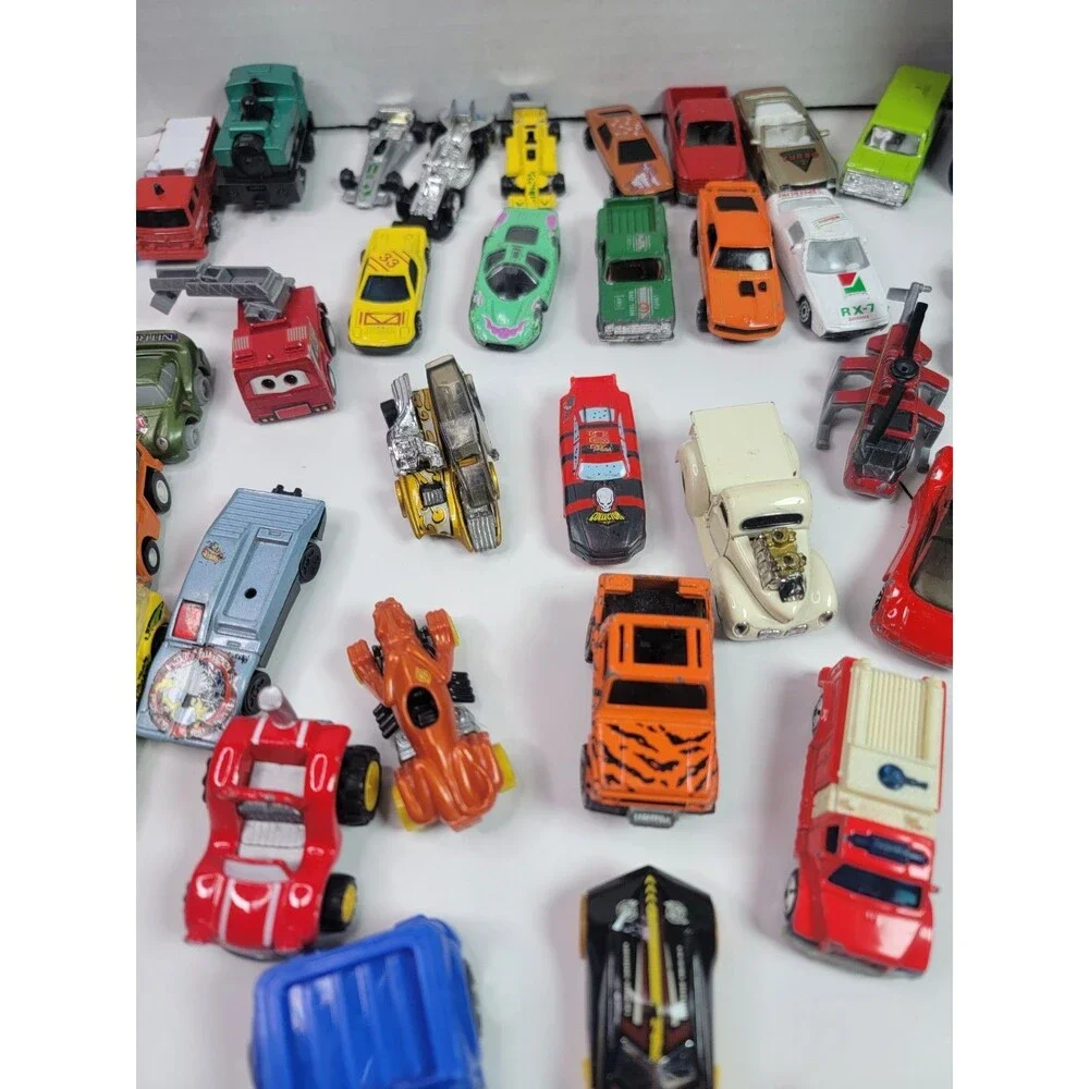 Mixed Lot 40+ Toy Cars Trucks Hot Wheels Matchbox McDonald’s Diecast w/ Carry...